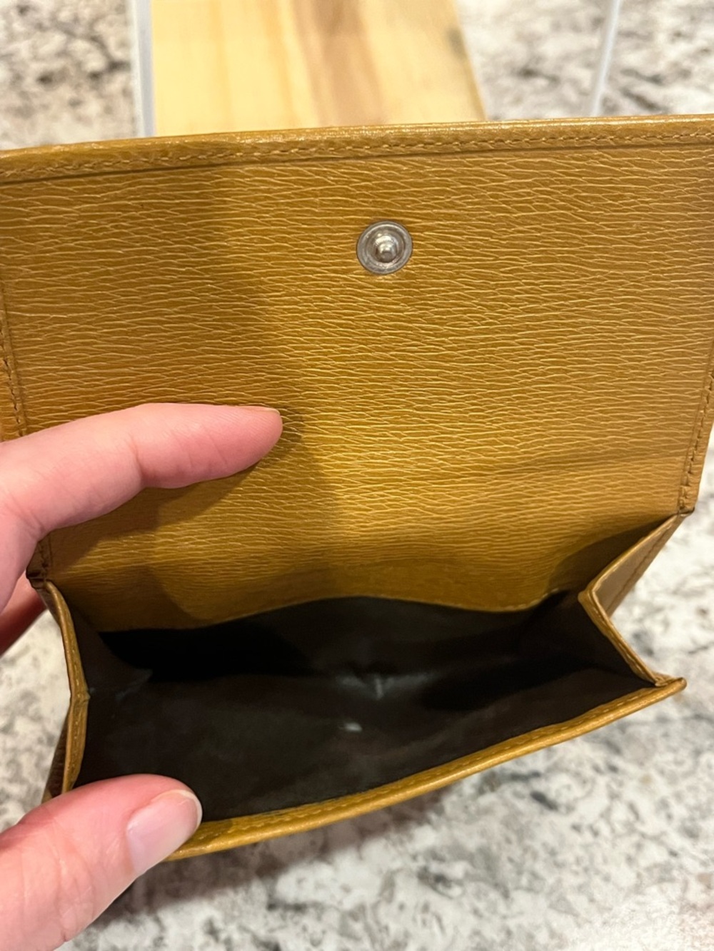 Gucci Dijon Yellow Leather Bifold Wallet with Silver-Tone Logo - Picture 6 of 13